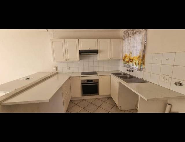2 BEDROOM TOWNHOUSE FOR SALE IN WIERDAGLEN ESTATE